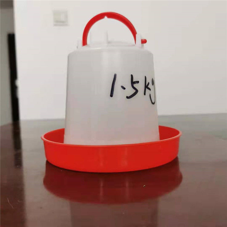 1.5L Poultry Bucket Drinker For Baby Chicken Broiler Layer Breeder